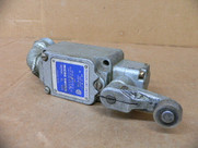 Micro Switch 1Ls1-L Switch 10Amp 1/3Hp-125Vac 3/4-250Vac Oil Tight 1Ls1l