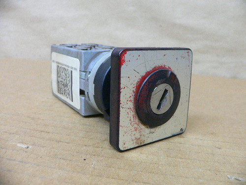 Sontheimer Elektroschaltgerate Waw937/8Zm/Z32sf Selector Switch 25Amp 690V Sontheimer Elektroschaltgerate Waw937/8Zm/Z32sf Selector Switch 25Amp 690V