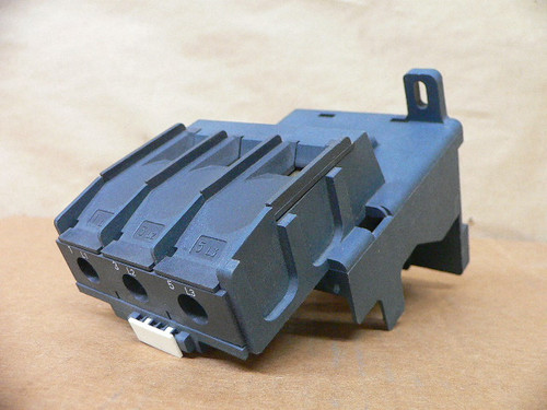 Telemecanique La7-D3064 Overload Relay Mounting Block Telemecanique La7-D3064 Overload Relay Mounting Block