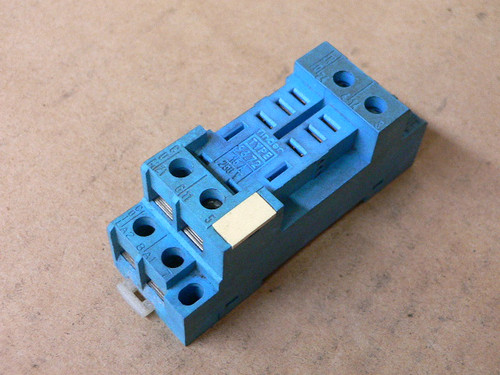 Finder - 96.72 - Relay Socket, 250V, 12A, Din Rail