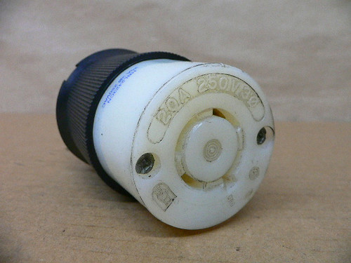 Hubbell Hbl2423cn Connector Body Twist-Lock 20A-250Vac