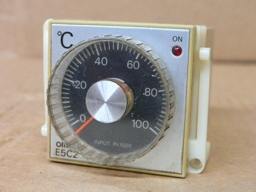 Omron E5c2-R20p-D Temperature Controller 3A 250Vac