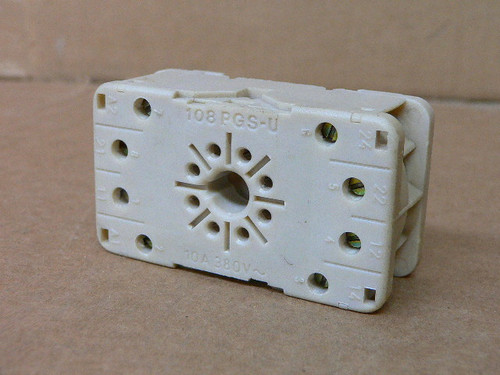 Allen-Bradley 700-Hn100 Relay Base Series A Allen-Bradley 700-Hn100 Relay Base Series A