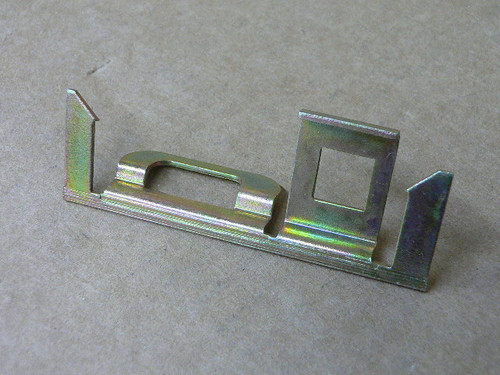 Cutler-Hammer Qlpb123pl Circuit Breaker Handle Lock Cutler-Hammer Qlpb123pl Circuit Breaker Handle Lock