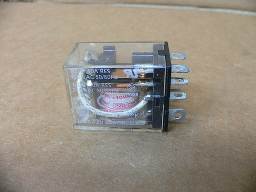Allen Bradley 700-Hf32a2 Relay (Used) Allen Bradley 700-Hf32a2 Relay (Used)
