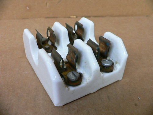 Union 388-402 Ceramic Fuse Holder