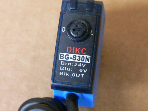 Dikc Bg-S30n Photoelectric Sensor - Background Suppression - Fen Industrial