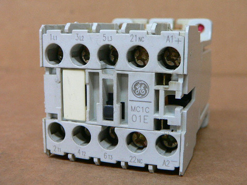 General Electric Mc1c301at 3 Pole Minicontactor 24V General Electric Mc1c301at 3 Pole Minicontactor 24V