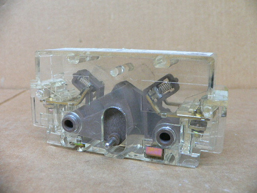 Allen Bradley 199-Mcd1 Mechanical Interlock 600Vac Series A (Used) Allen Bradley 199-Mcd1 Mechanical Interlock 600Vac Series A (Used)