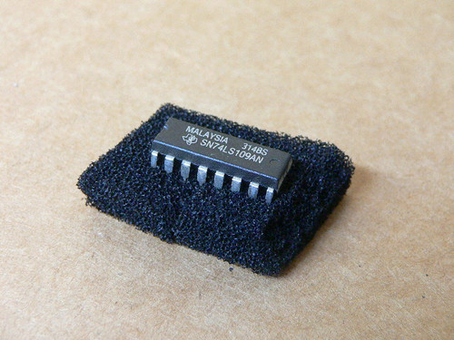 Texas Instruments Sn74ls109an Integrated Circuit Chip Texas Instruments Sn74ls109an Integrated Circuit Chip