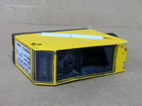 Leuze Electronic Srk 96M/P-1210-T2-29 Photoelectric Sensor (Broken Plate Cover) Leuze Electronic Srk 96M/P-1210-T2-29 Photoelectric Sensor (Broken Plate Cover)