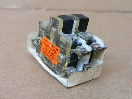 Klockner Moeller Hi 22 P2 Sd 303 Heavy Pilot Duty Contact Block