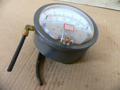 Dwyer 2010D Magnehelic Pressure Gauge 0-10In-H2o