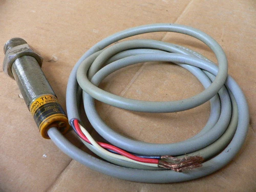 Omron Tl-Xp5p Proximity Switch
