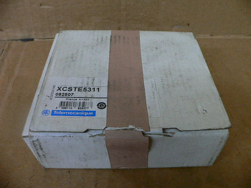 Telemecanique Xcs-Te5311 Safety Interlock Door Switch (Nib)