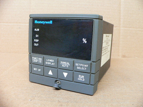 Honeywell Dc330b-Ke-000-10-000000-00-0 Temperature / Process Control Universal