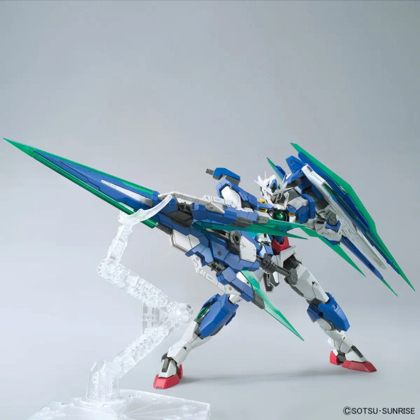 BAN2428532 BANDAI 1/100 MG 00 Qan[T] Full Saber "Mobile Suit Gundam Senki"