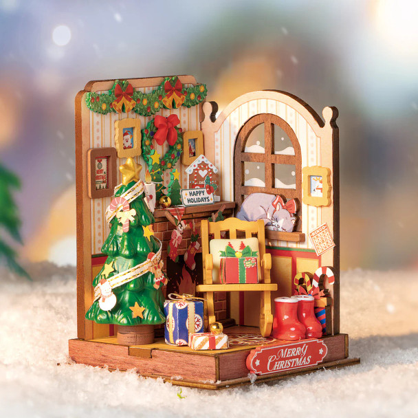 ROEDS041 ROBOTIME Rolife Christmas Fireplace DIY Miniature House
