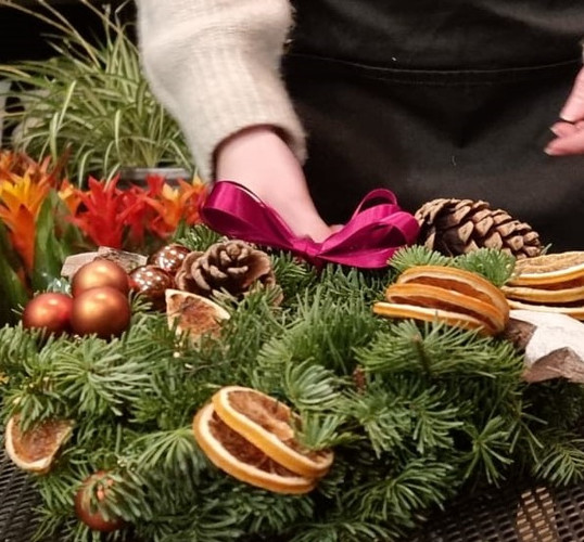 How To Wrap Your Christmas Gifts With Flowers