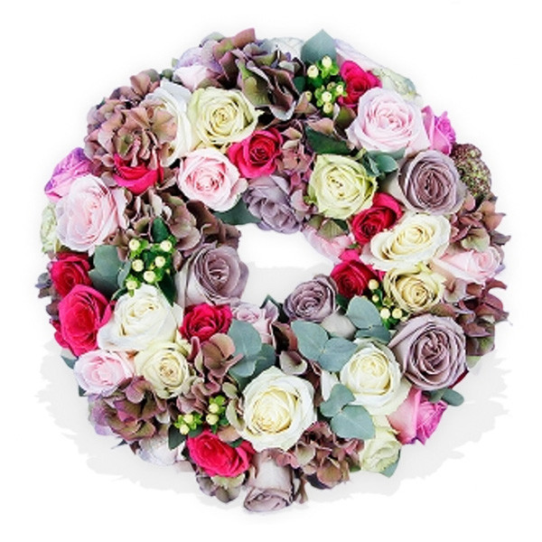 Image of Wreath made of hydrangea flowers and roses