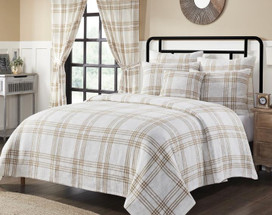 Plaid Bedding and Curtain Pairings for a Classic Country Bedroom