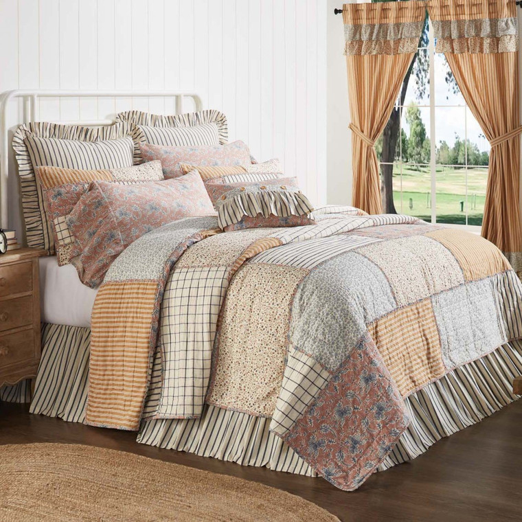Kaila Quilt - Country Village Shoppe