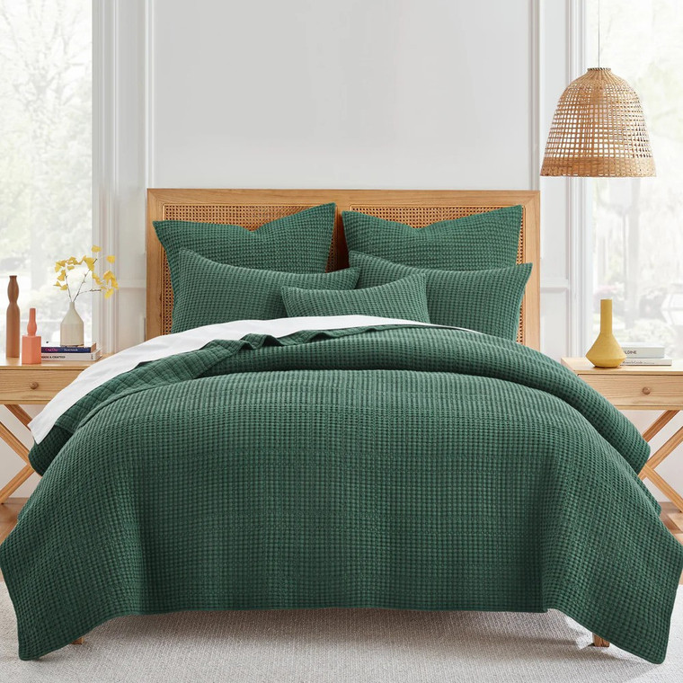Mills Waffle Forest Green Quilt Set - With Shams