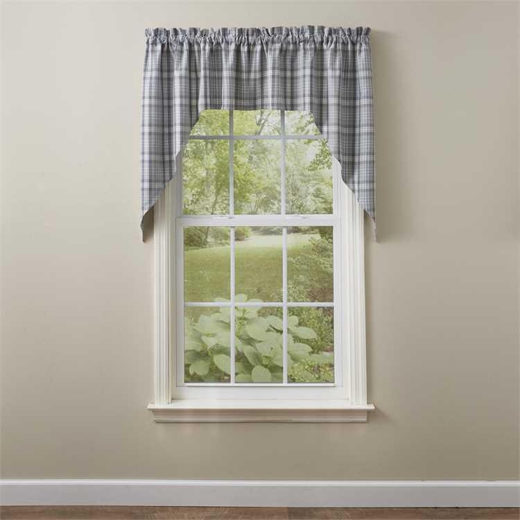 Hartwick Swags - Thumbnail 3