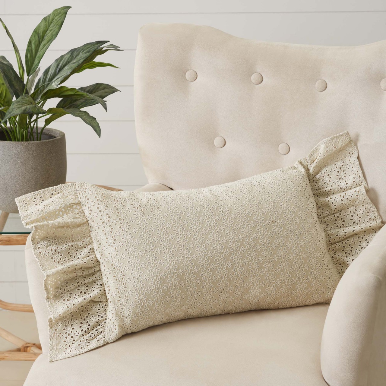 Camilia Eyelet Pillow - Thumbnail 2