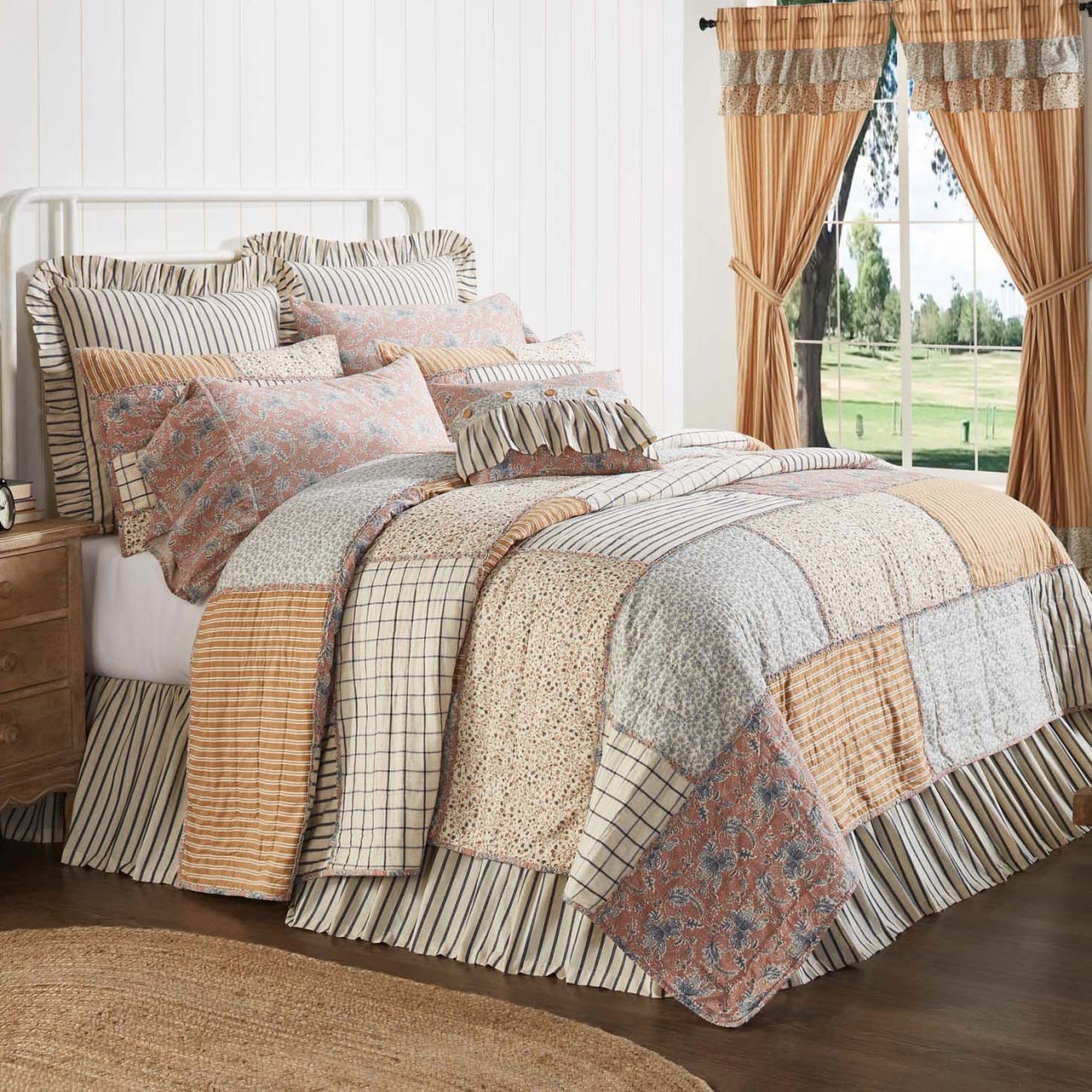 Kaila Quilt - Country Village Shoppe