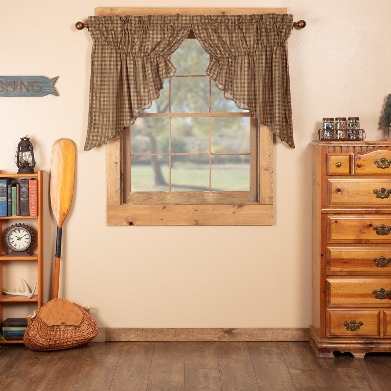 Cedar Ridge Scalloped Prairie Gathered Curtains - Thumbnail 3