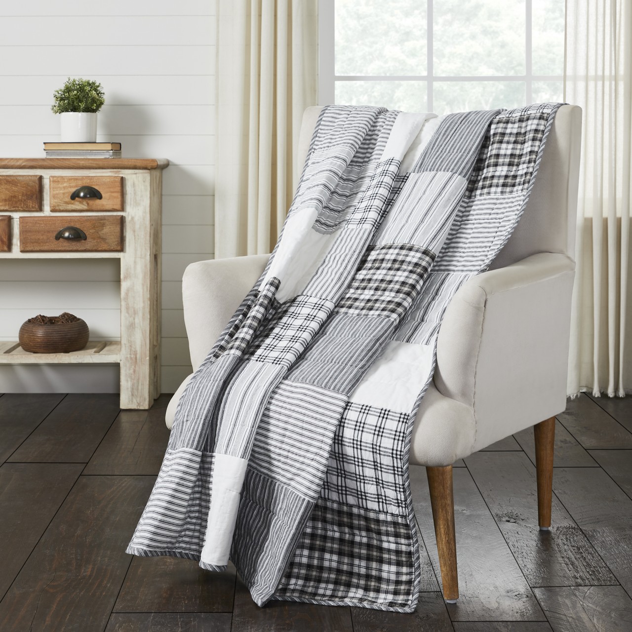 Sawyer Mill Black Throw - Block - Thumbnail 2