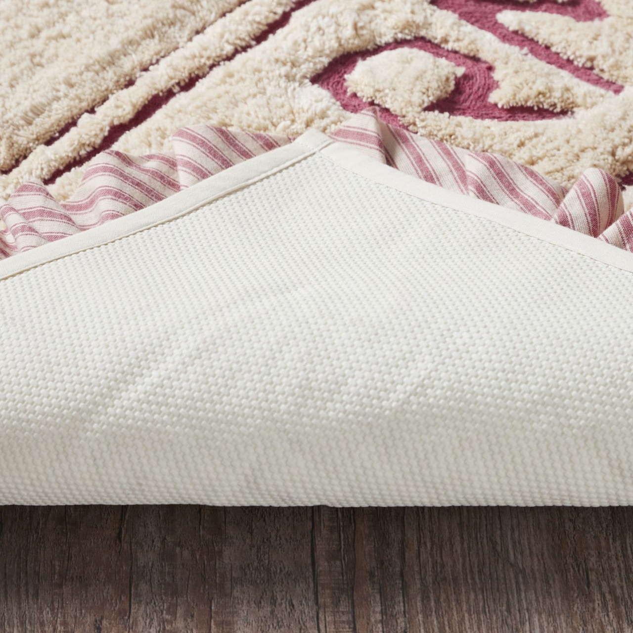 Sawyer Mill Red Farmhouse Bath Mat - Thumbnail 4