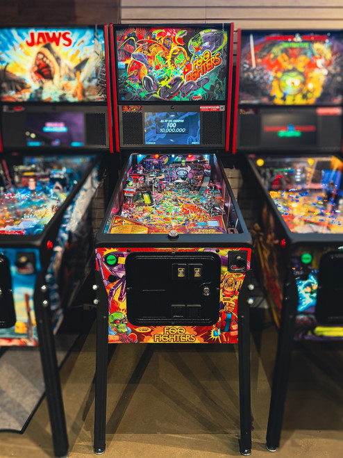 Pre-Owned Stern Foo Fighters Premium Pinball Machine
