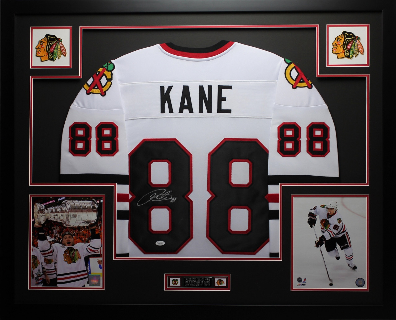 Patrick Kane Autographed and Framed White Blackhawks Jersey Auto JSA COA (D3-L)