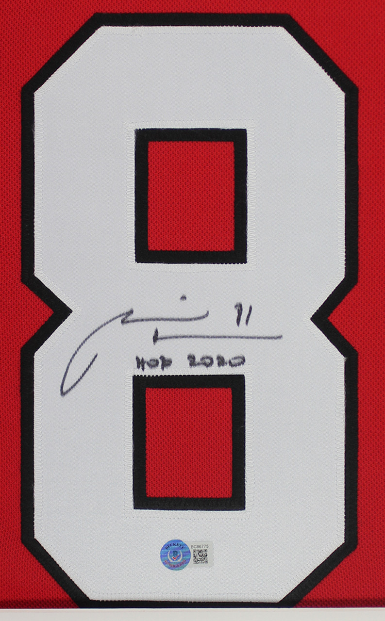 Marian Hossa Autographed Red Chicago Hockey Jersey