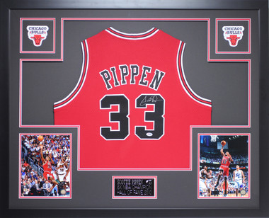 Scottie Pippen Signed Bulls Jersey (Schwartz COA)