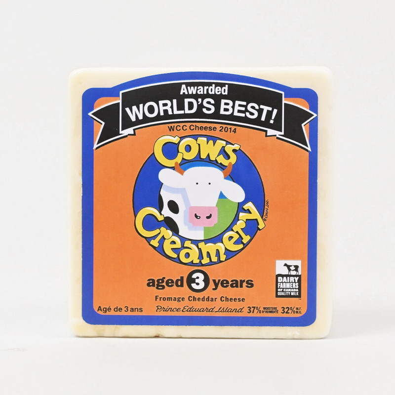 COWS CREAMERY 3 Year Cheddar 2/3 LB