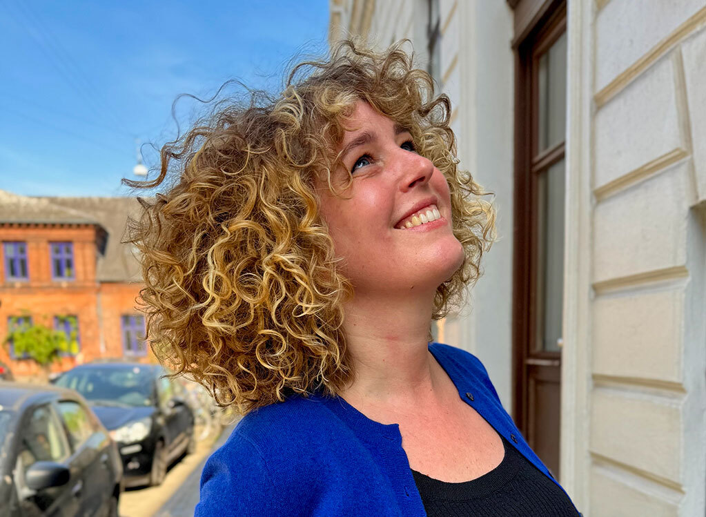 Kunstner Anne Skole Overgaard portr&aelig;t