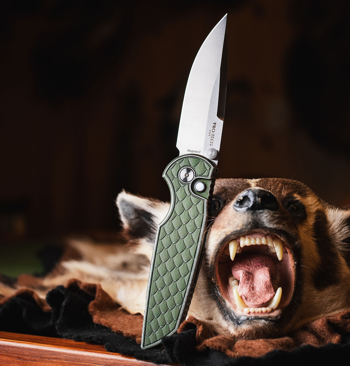 TR-3 Integrity Thumbstud Manual Limited Knife | Pro-Tech Knives