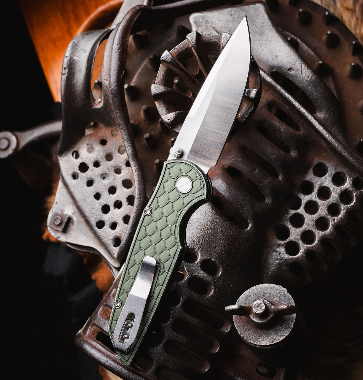 TR-3 Integrity Thumbstud Manual Limited Knife | Pro-Tech Knives