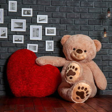 World\\\'s Biggest Teddy Bear! 7 Foot Teddy & Hugs With an Enormous 4 Foot Heart!