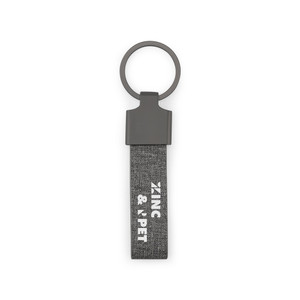 RAVEN. Chaveiro em metal e pet 30% reciclado