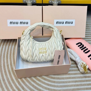 Miu Miu Wander Matelasse Nappa Leather Hobo Mini-Bag in White