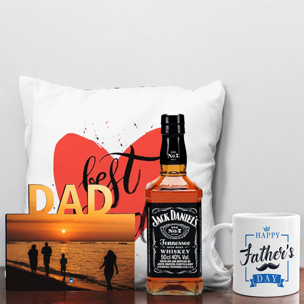 Cozy and Personalized Gift Set with Whiskey for Dad Father's Day