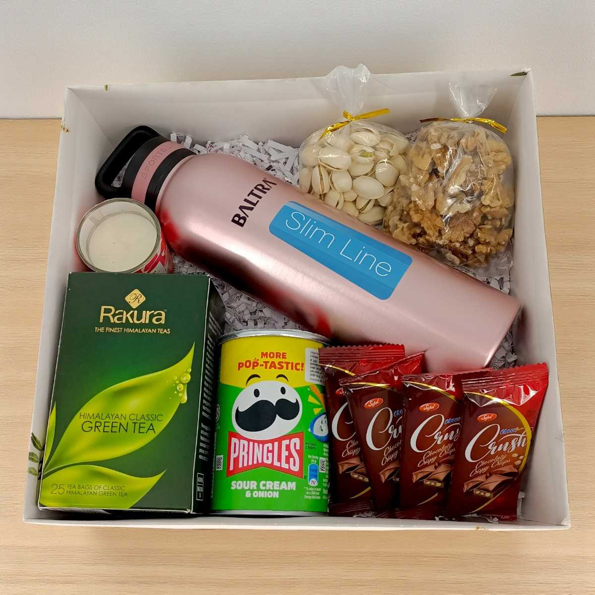 Premium Gift Box with Dry Nuts & Rakura Tea Gift to Nepal | Giftmandu