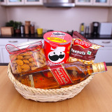 JW Red Label 200ml, Almond, Namkeen & Pringles Combo Basket