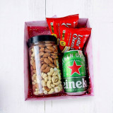 Box Hamper With Mix Dry Jar, Lotte Choco Pie And Beer