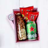 Box Hamper With Mix Dry Jar, Lotte Choco Pie And Beer