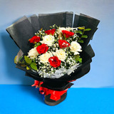 12 Mix of Red & White Roses Bouquet